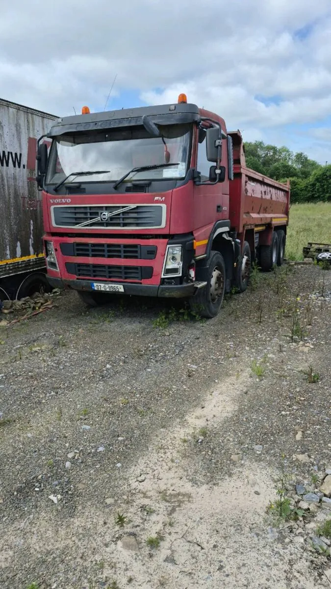 Volvo  400 tipper - Image 1