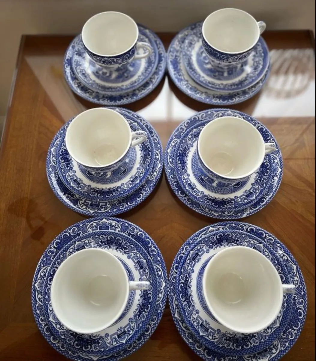 18 piece blue willow - Image 4
