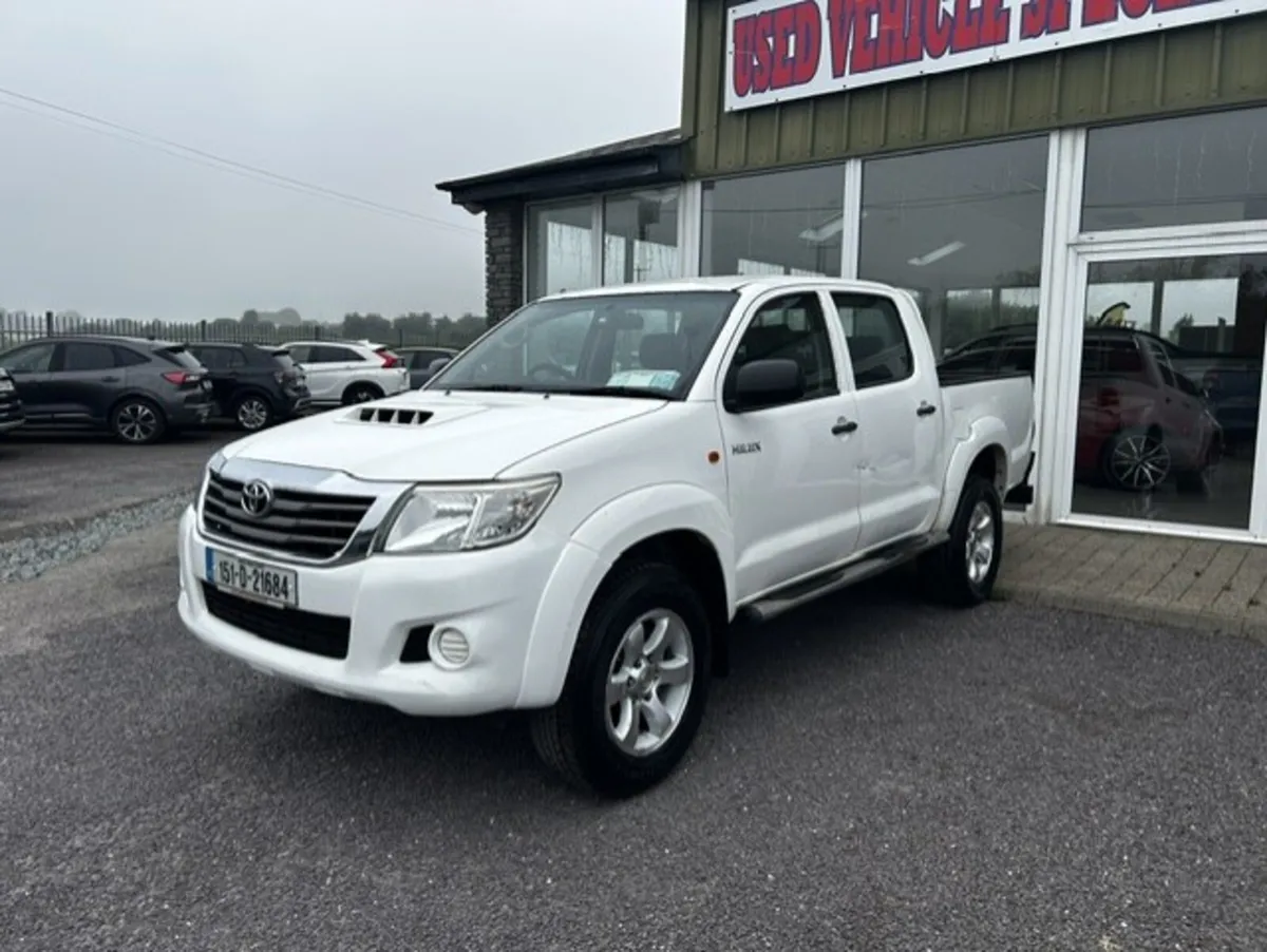 2015 Toyota Hilux ACTIVE 4X4 D-4D D'CAB 2.5144BHP - Image 2