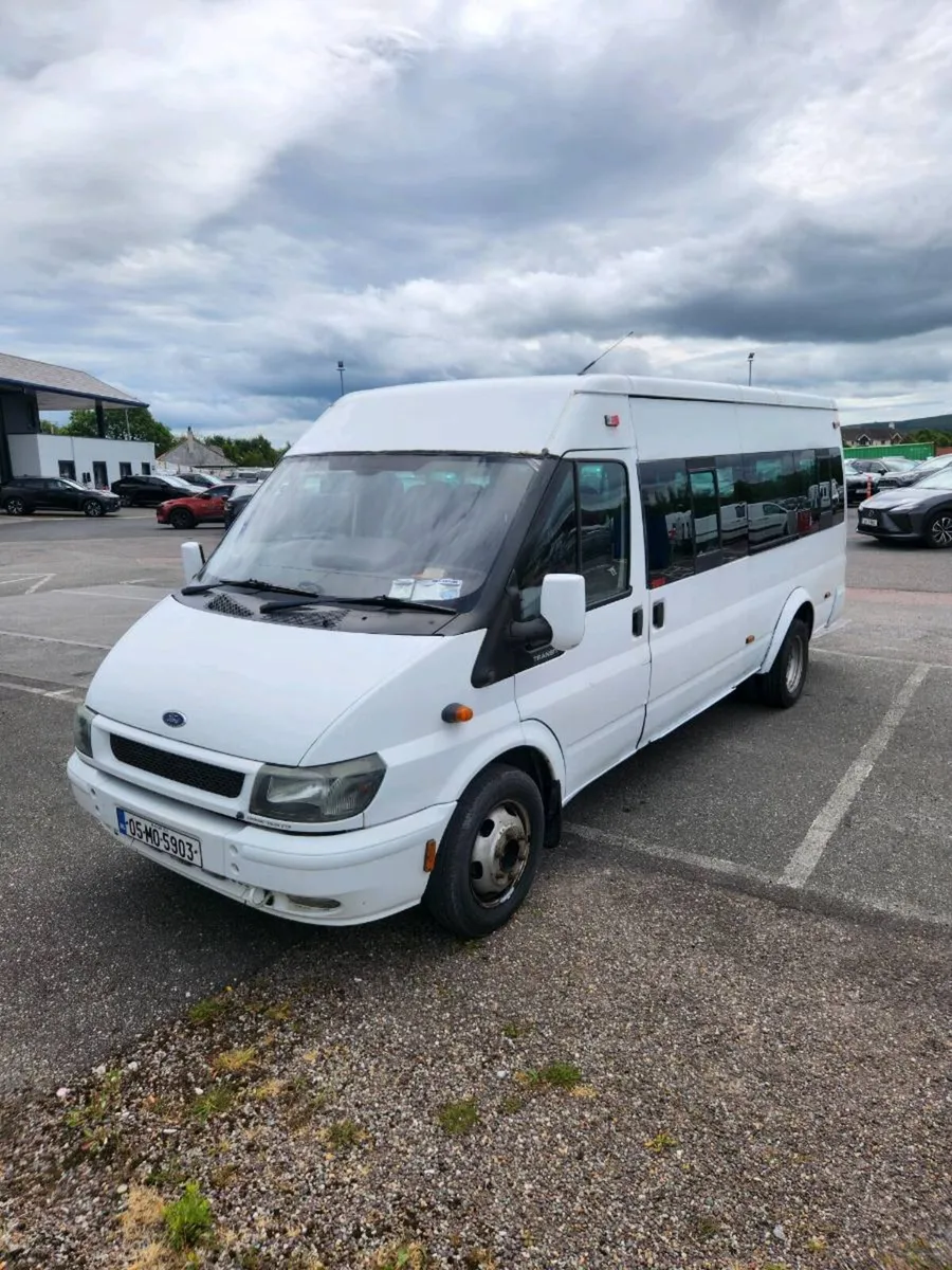 2005 ford transit camper with wheelchair ramp - Image 2