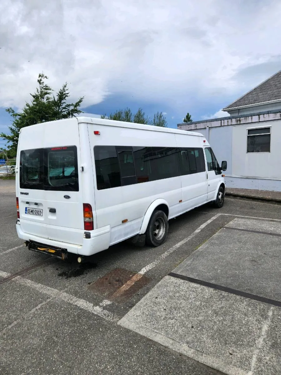 2005 ford transit camper with wheelchair ramp - Image 4