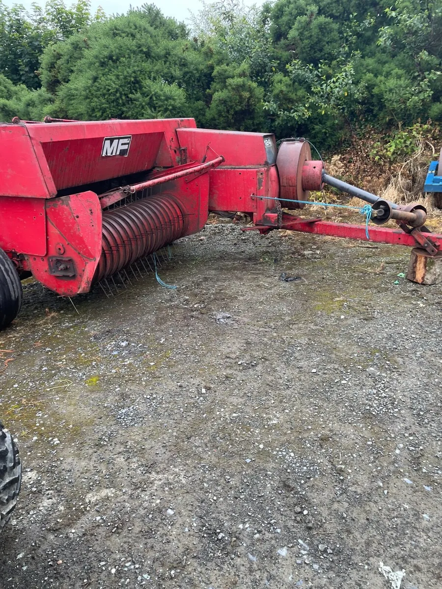 Massey 124 - Image 3