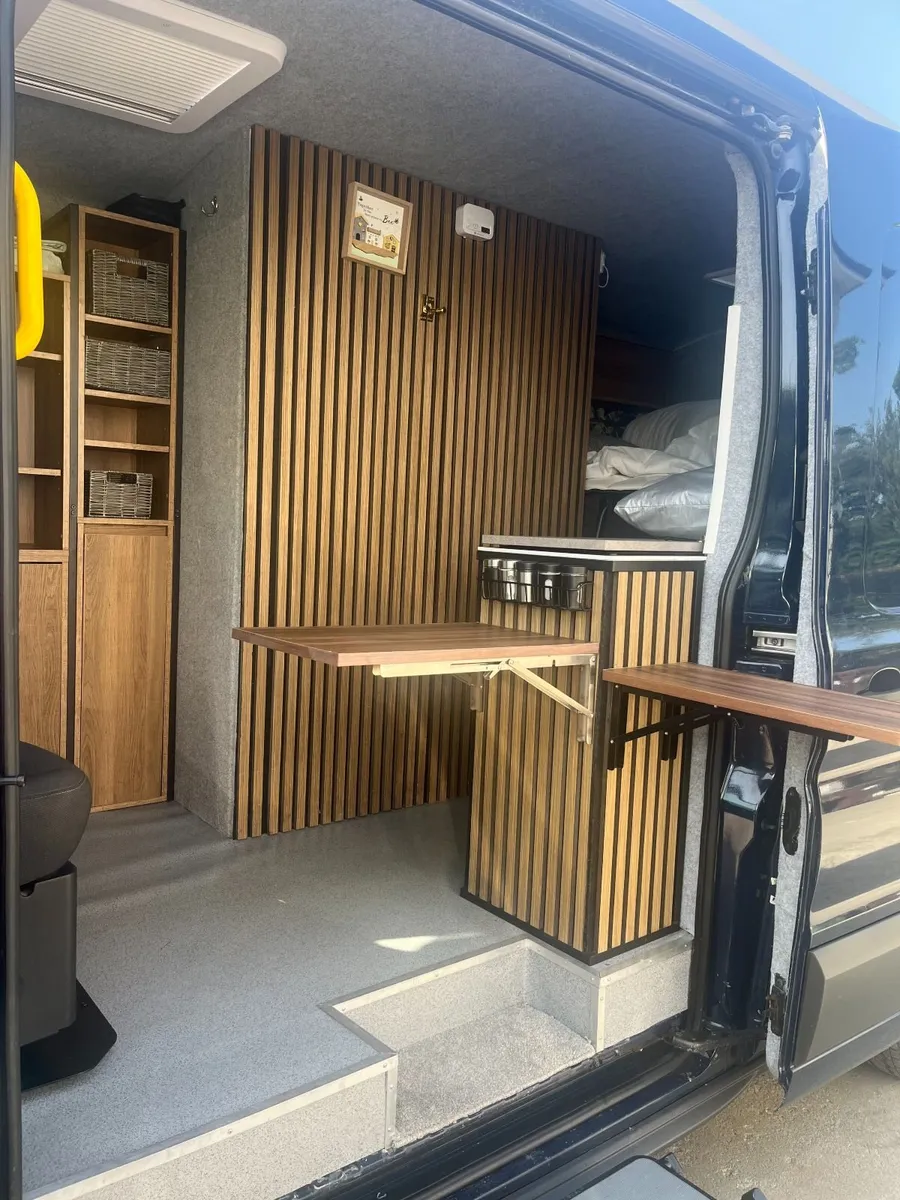 Camper/Motorhome - Image 4