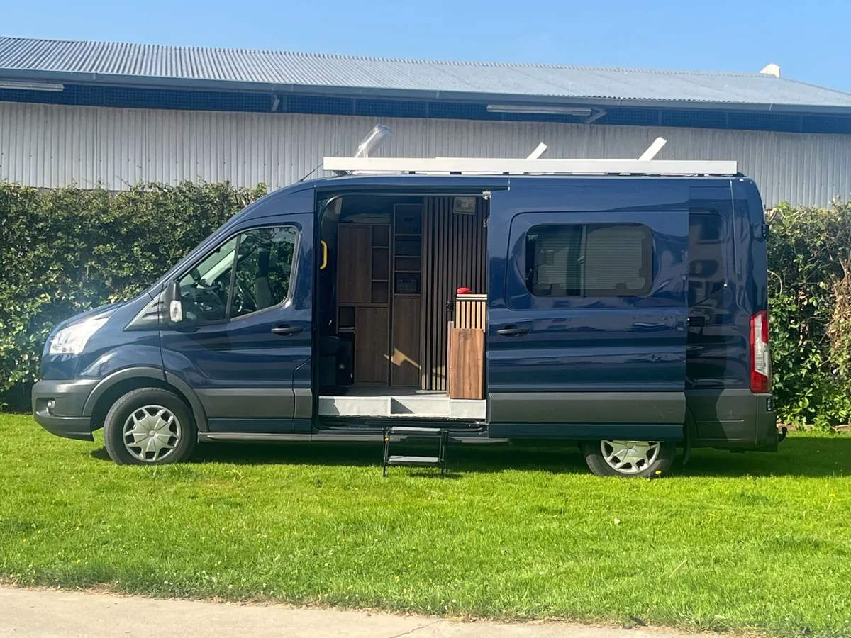 Camper/Motorhome - Image 1