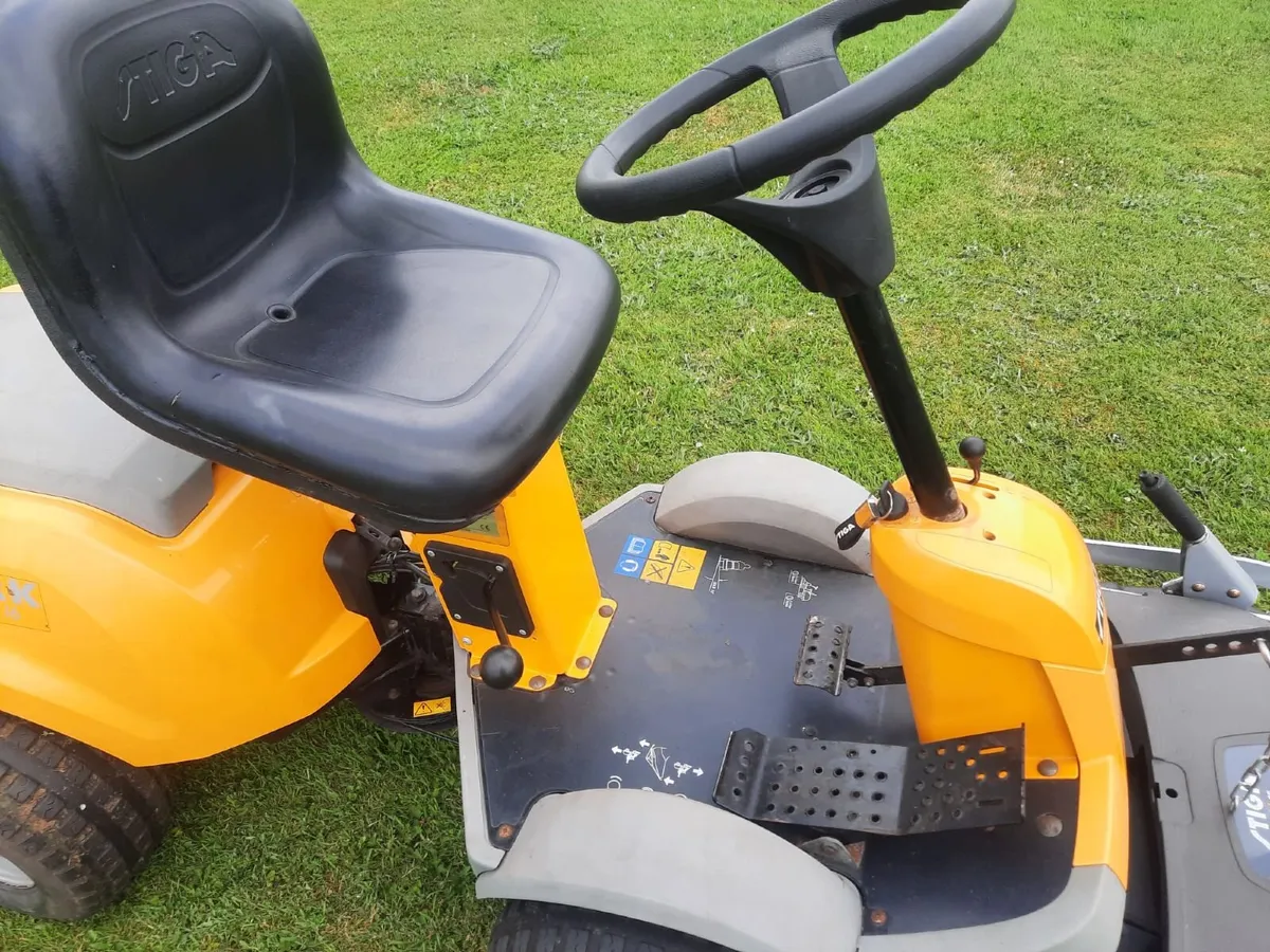 Stiga Articulated Ride On Lawnmower - Image 4