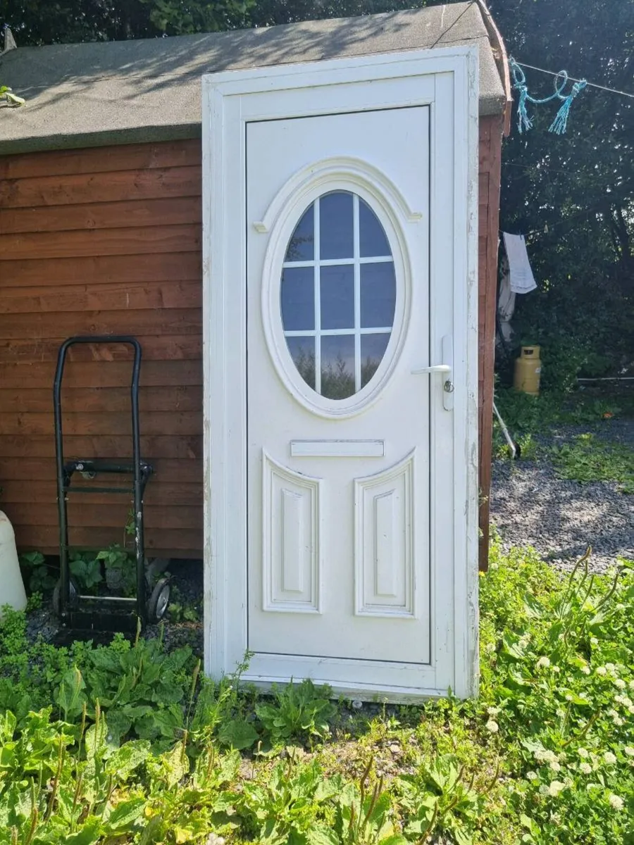 Door and frame has keys in great condition - Image 1