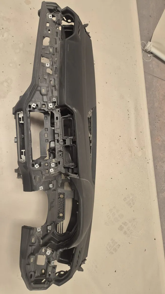 Audi Q3 2.0tdi 2020year dash board - Image 4