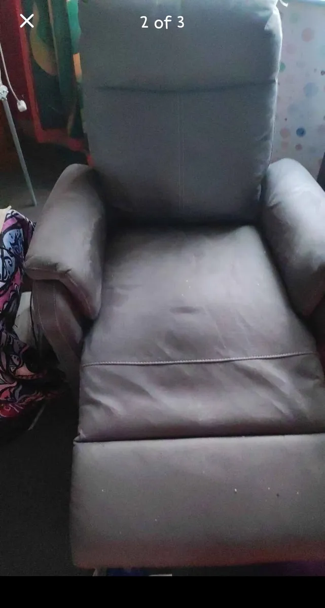 Electric recliner - Image 2