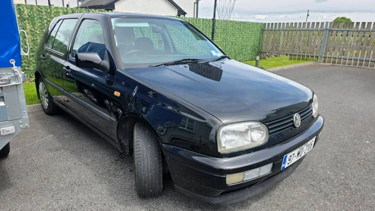 VW Golf 1997 Black - Image 1