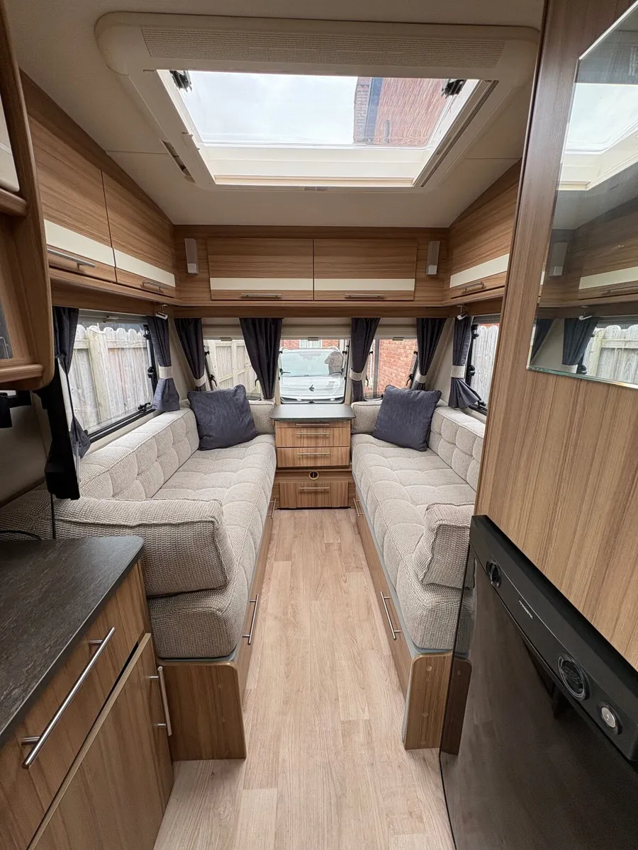 Immaculate 2017 Lunar Ariva - Image 4