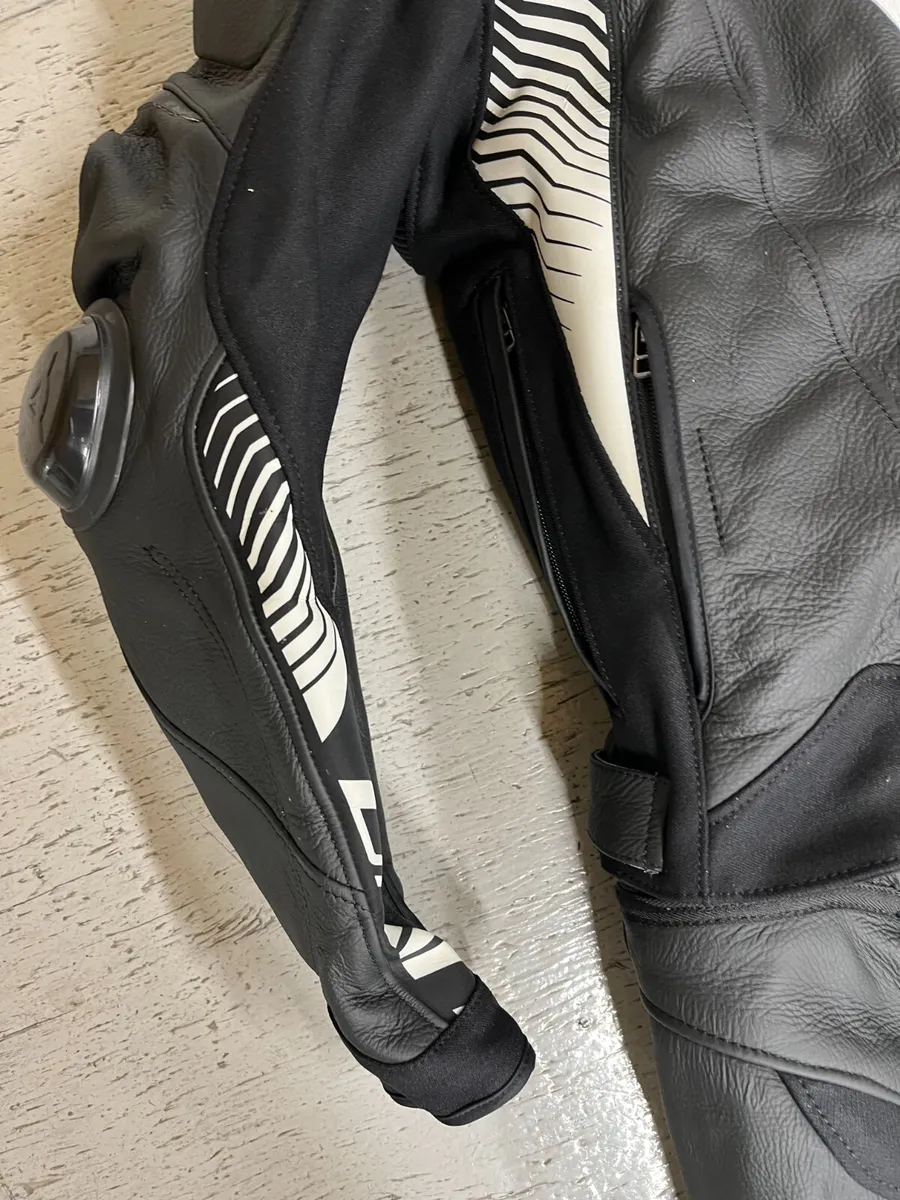 Dainese Super Speed 4 Leather Jacket Matt Black - Image 4