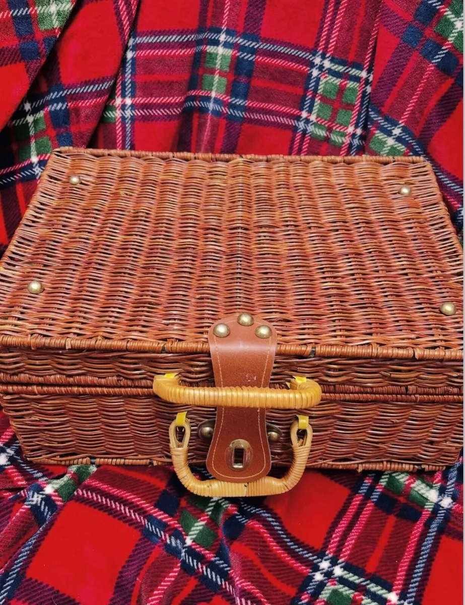 Picnic basket - Image 2