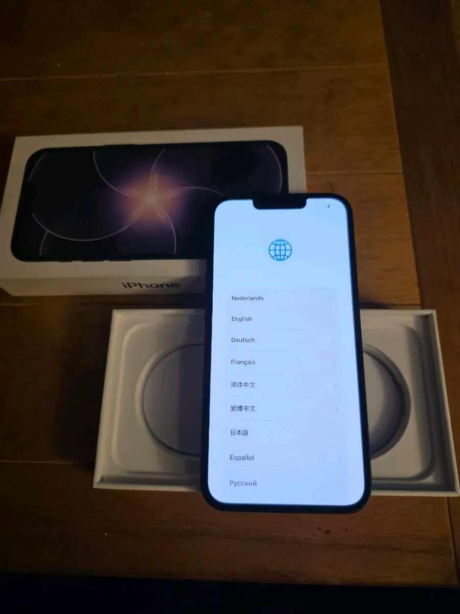 iPhone E - Image 4