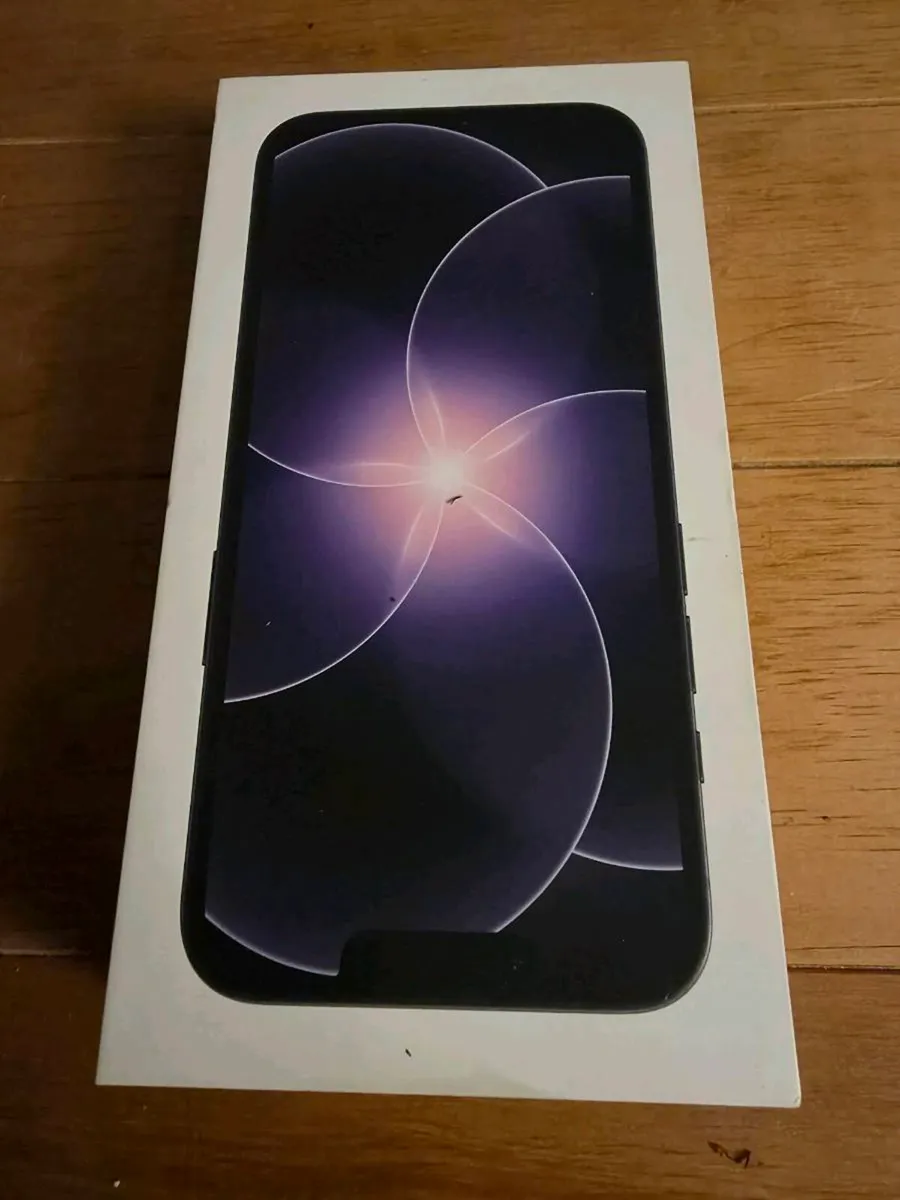 iPhone E - Image 1