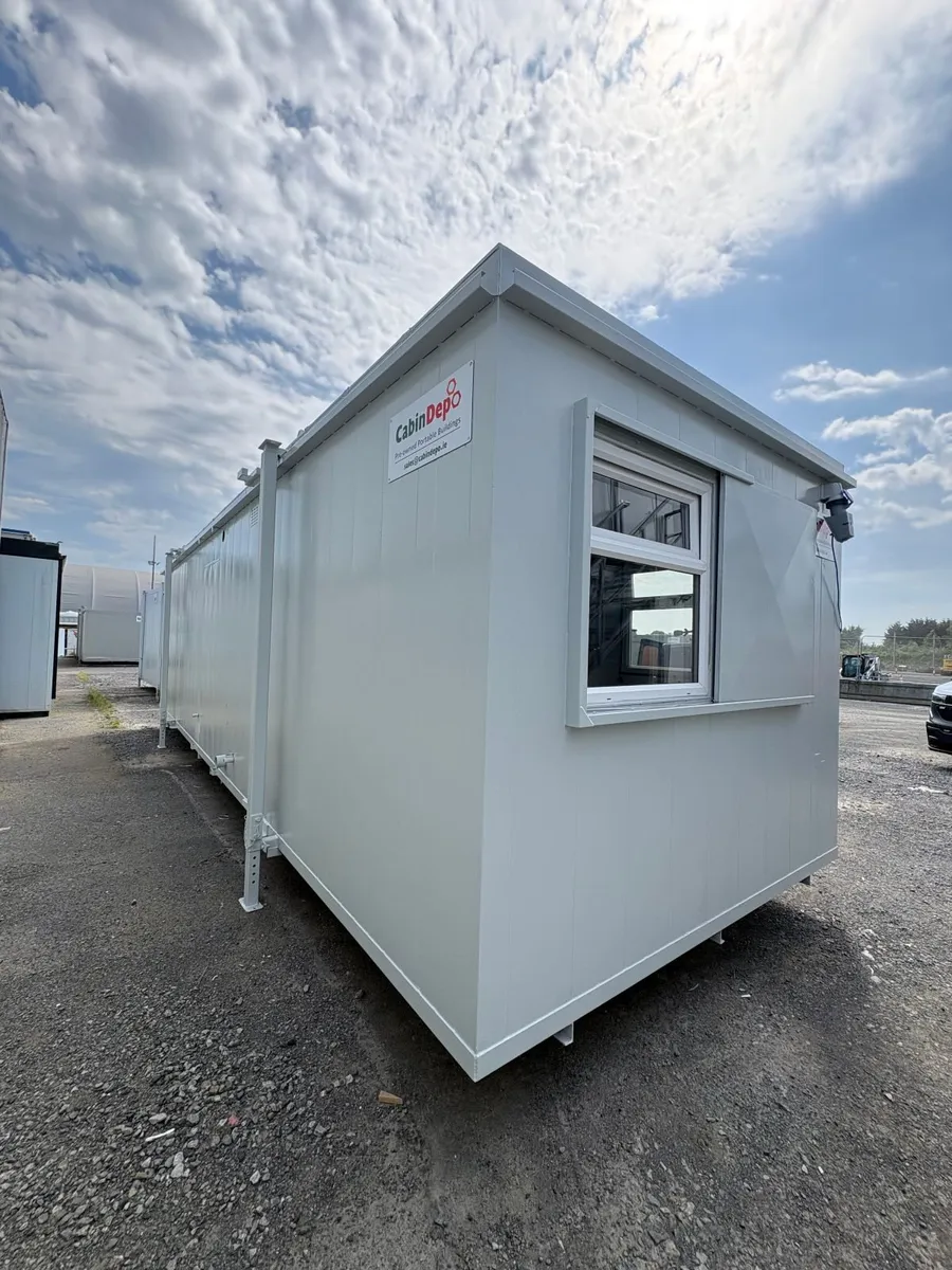 9.6m x 3m (31ft x 10ft) Canteen / Toilet / Drying - Image 4