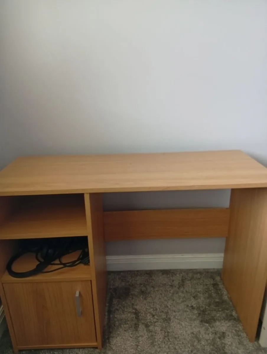 Desk - Image 2