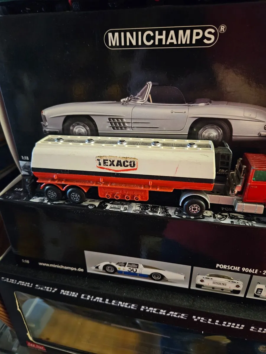 Matchbox Superkings Ford Texaco Tanker - Image 1