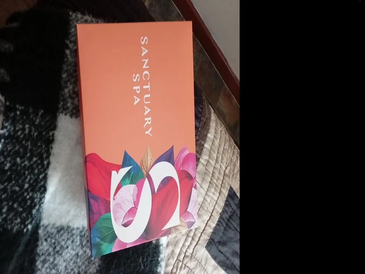 Ladys scarf and spa set with perfume - Image 3