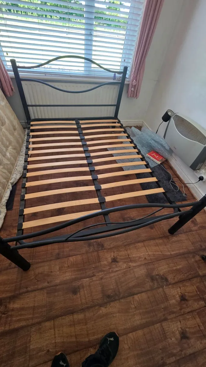 2no 4ft 6  double bed - Image 2