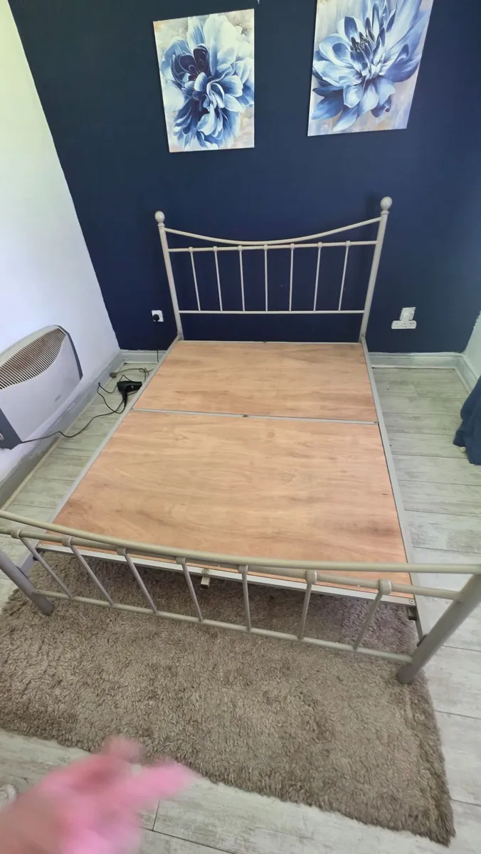 2no 4ft 6  double bed - Image 1