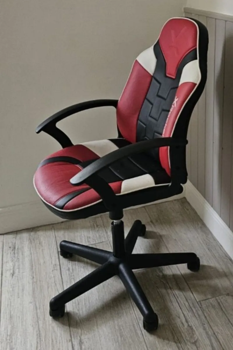 Gaming Chair - Image 2