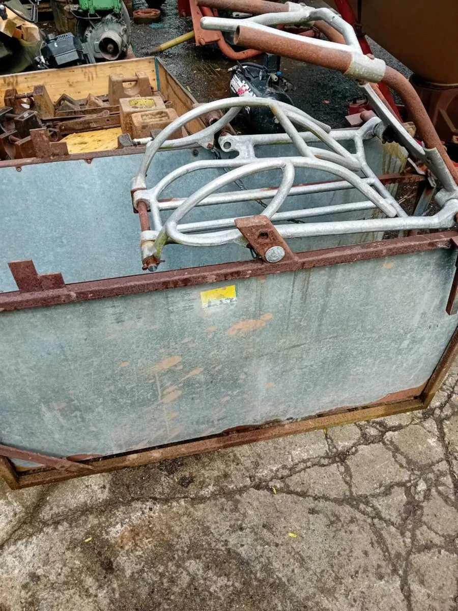Sheep Turnover Crate - Image 1