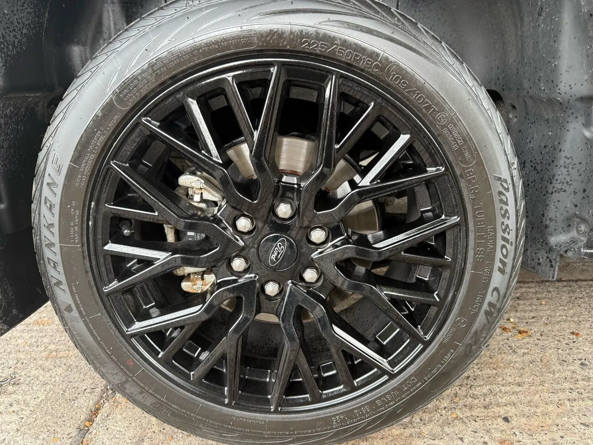 18” Gloss Black Alloy Wheels Ford Transit /Turneo - Image 4