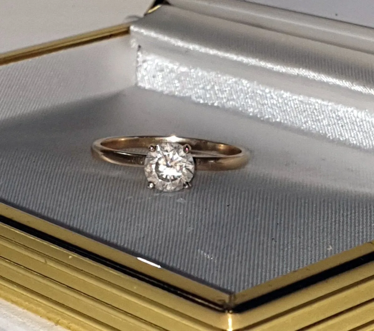Vintage 14ct Gold 'Queen' Solitaire - Image 3