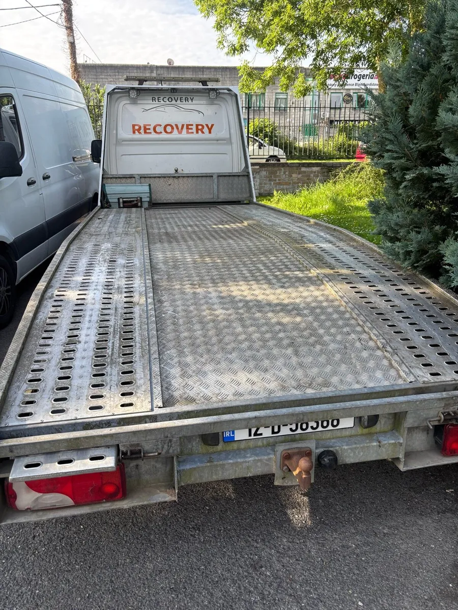 Volkswagen crafter recovery truck - Image 3