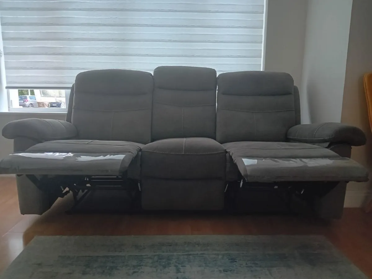 Couch Recliner - Image 1