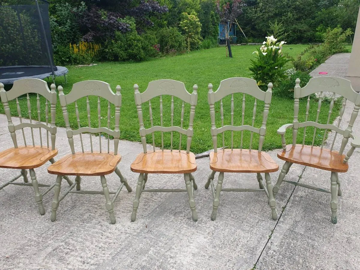 Set of 5 Heavy solid wood farmhouse dining chairs - Image 3