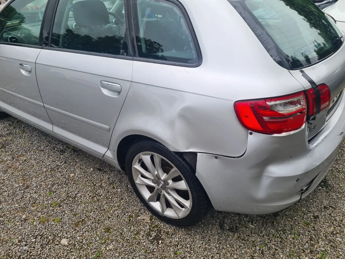 12 Audi A3 1.6 TDI - Image 2