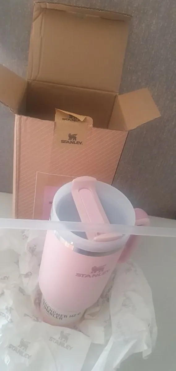 New Pink Stanley Flowstate Tumbler 40z - Image 3
