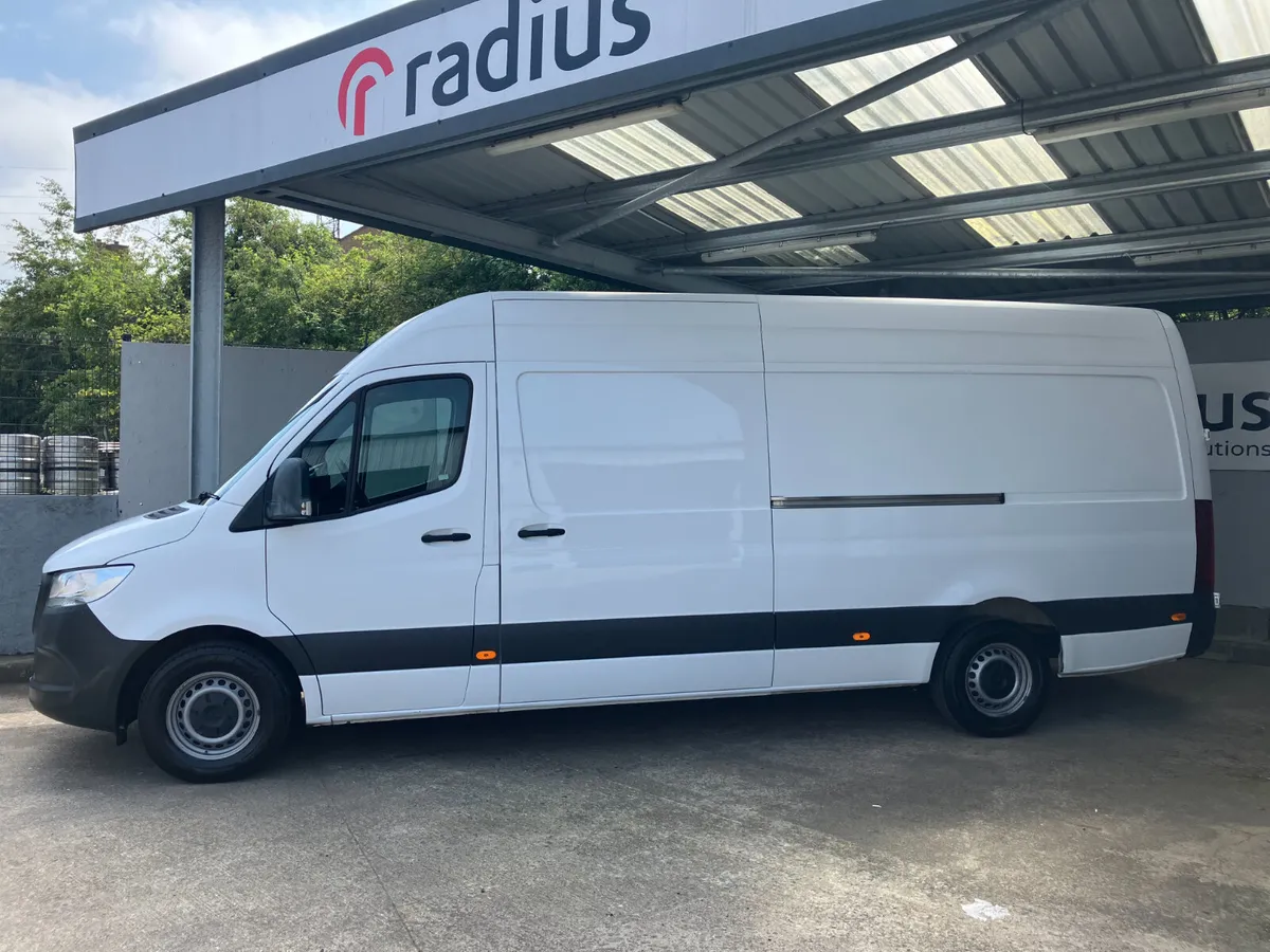 Mercedes-Benz Sprinter 2021 - Image 2