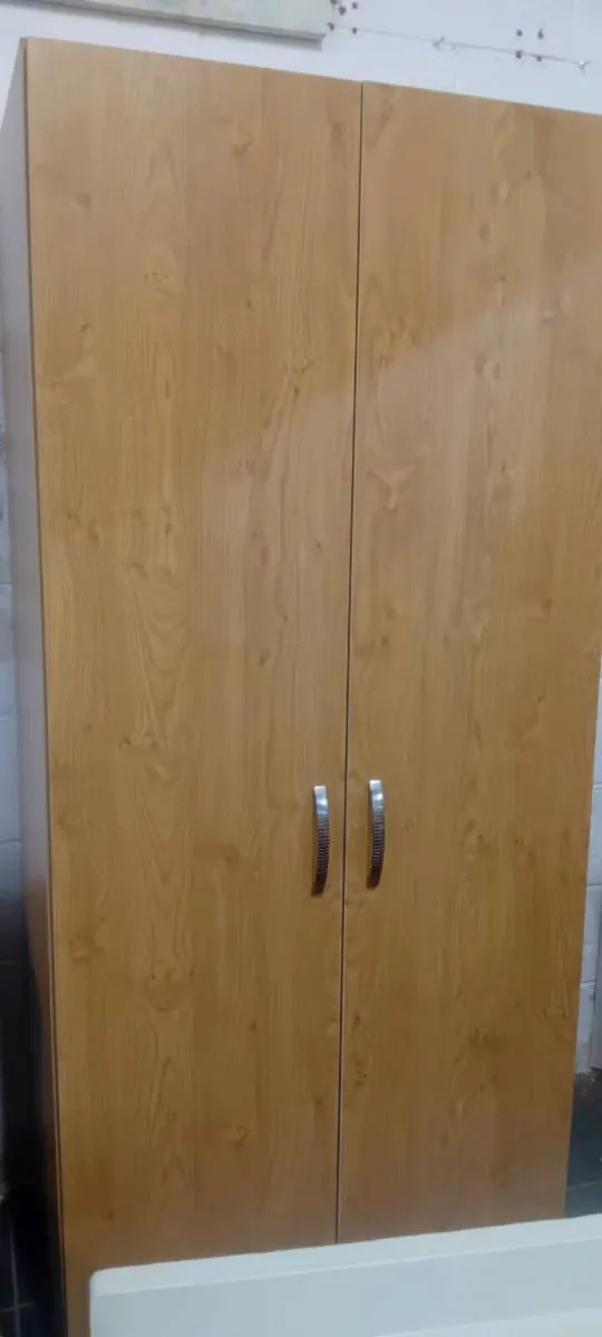 Large Modern Oak Effect Wardrobe - Image 1