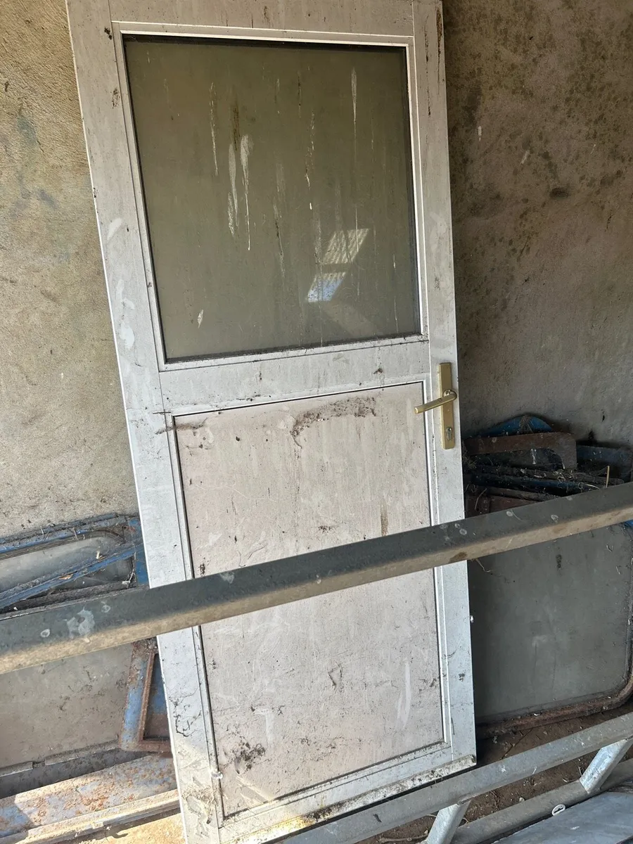 Door to take away