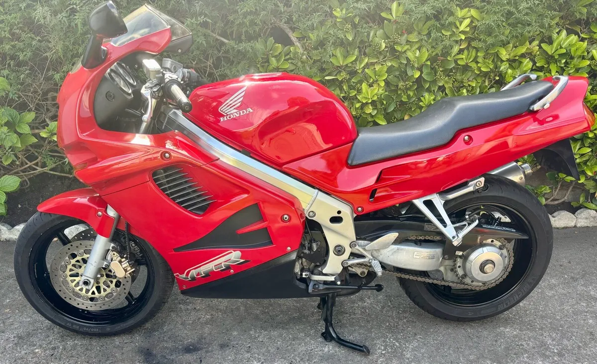Honda vfr750 X2 - Image 2