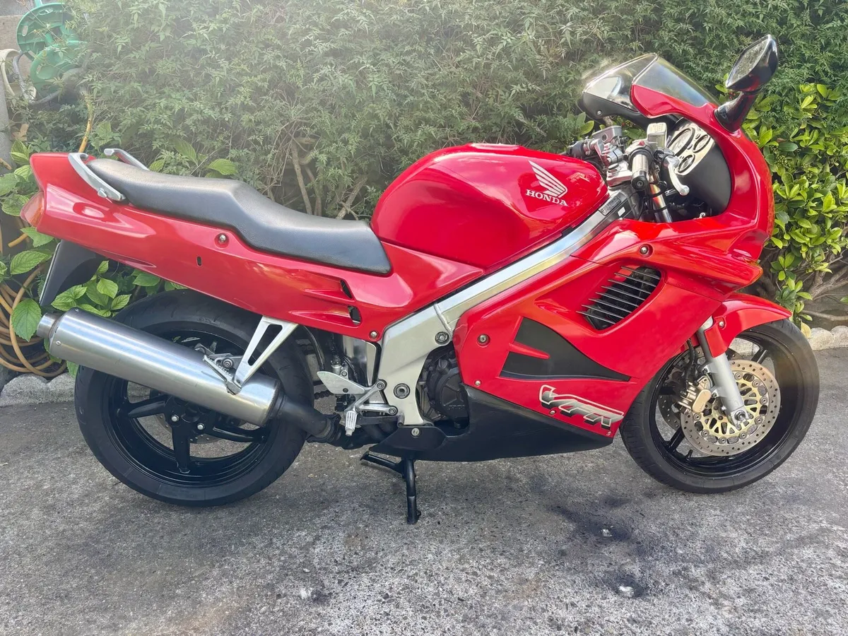 Honda vfr750 X2 - Image 3