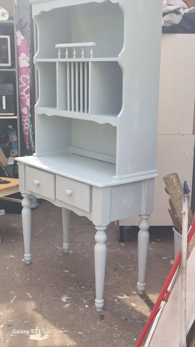 Dresser - Image 1