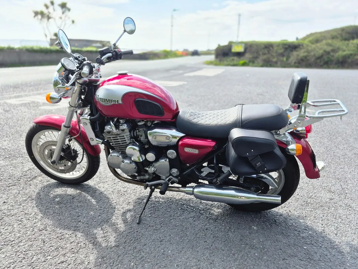 Triumph Thunderbird Motorcycle 1997 - Image 1