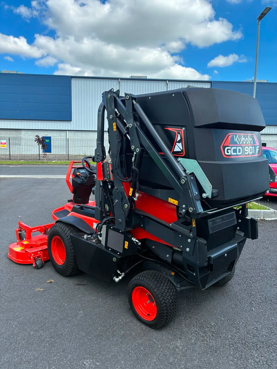 2023 Kubota F391 Out Front Mower - Image 4