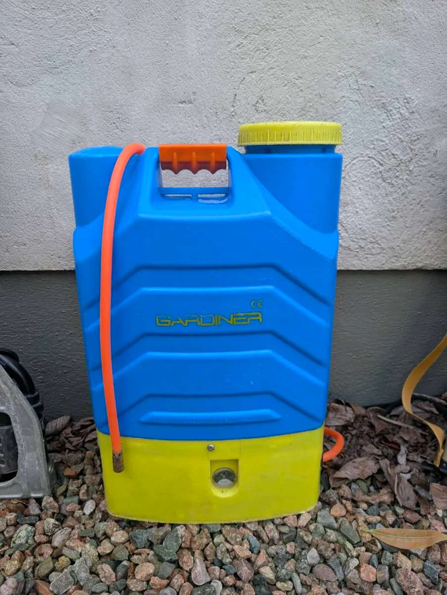 Gardiner Window Cleaning Backpack - Image 1
