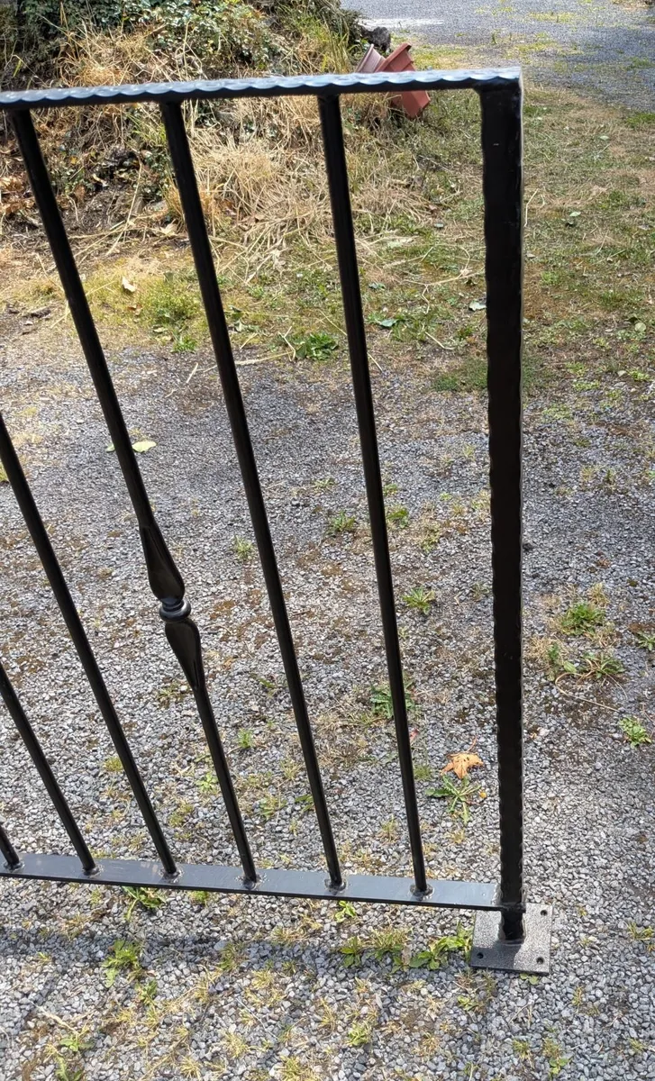 Railing - Image 3