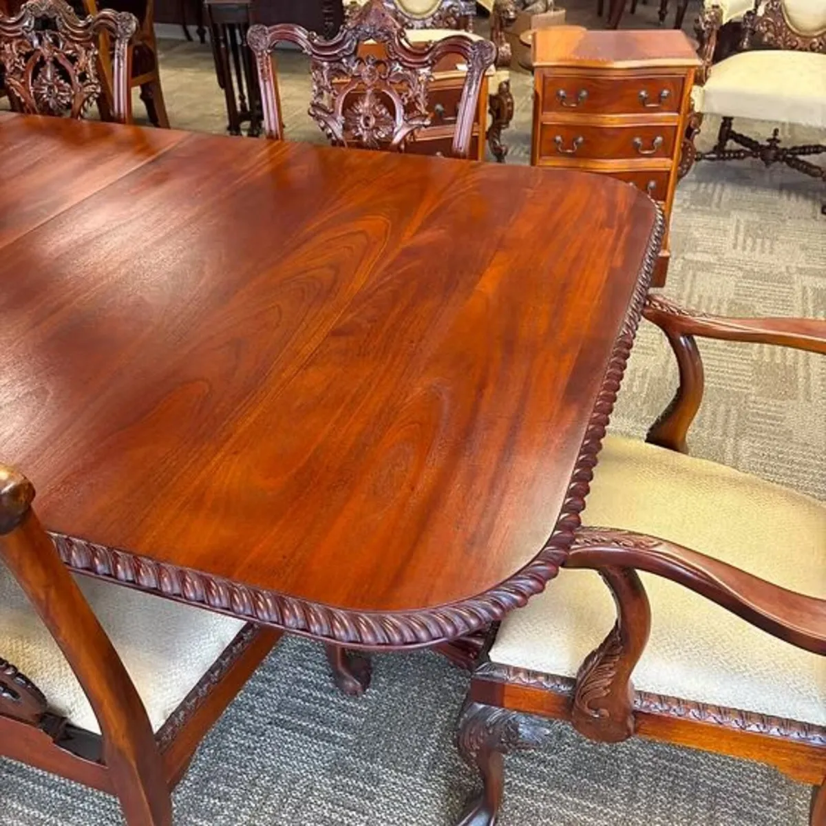 Beautiful mahogany roped edge Chippendale extendab - Image 3
