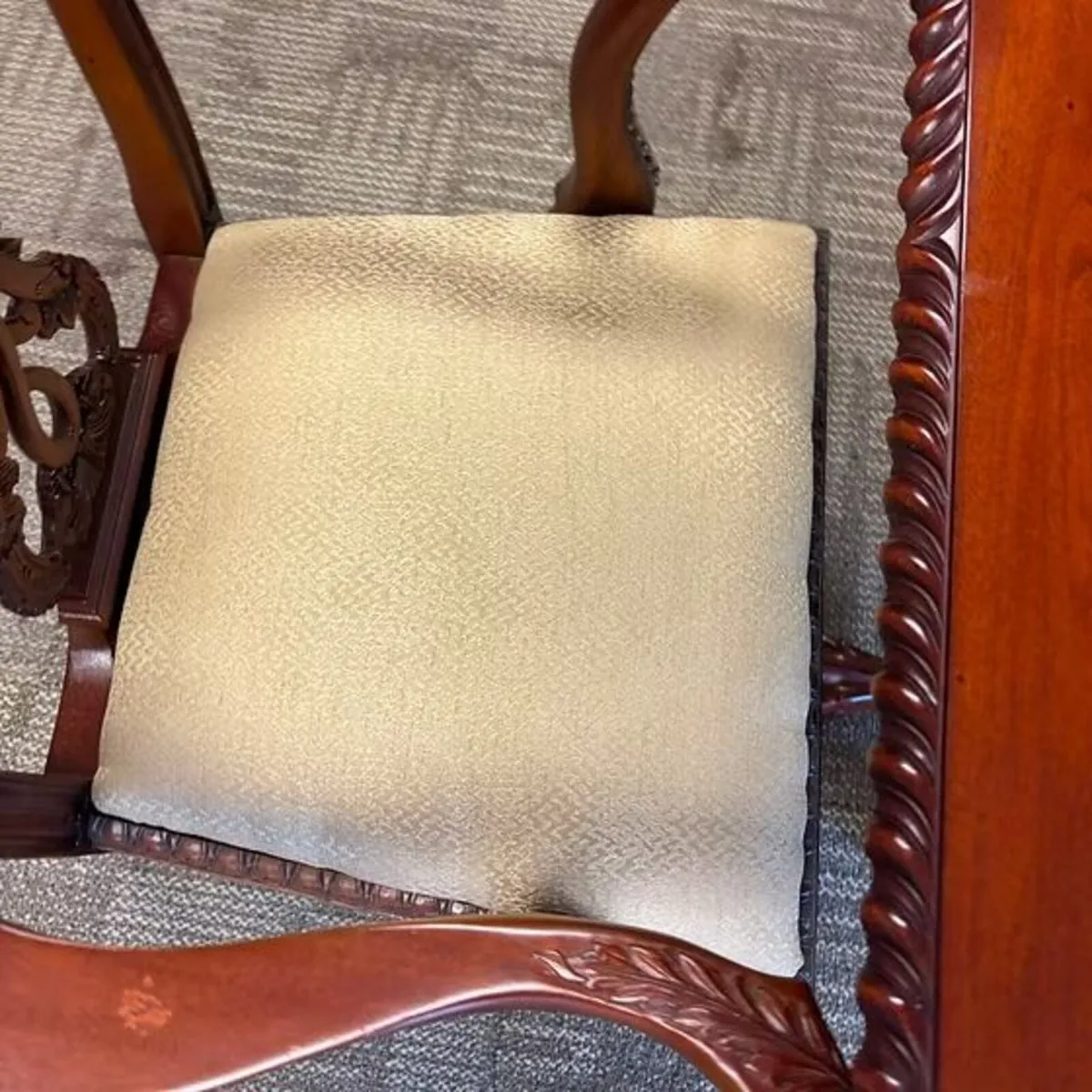 Beautiful mahogany roped edge Chippendale extendab - Image 4