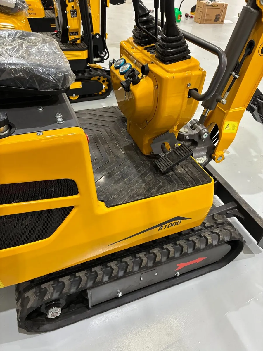 Buffalo Machines Buffalo B1000 Mini Digger - Image 2