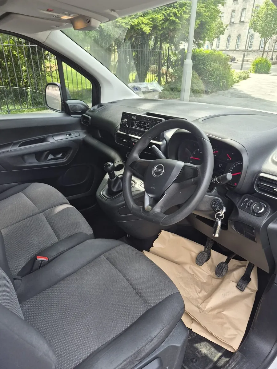 Opel Combo 2020 - Image 2