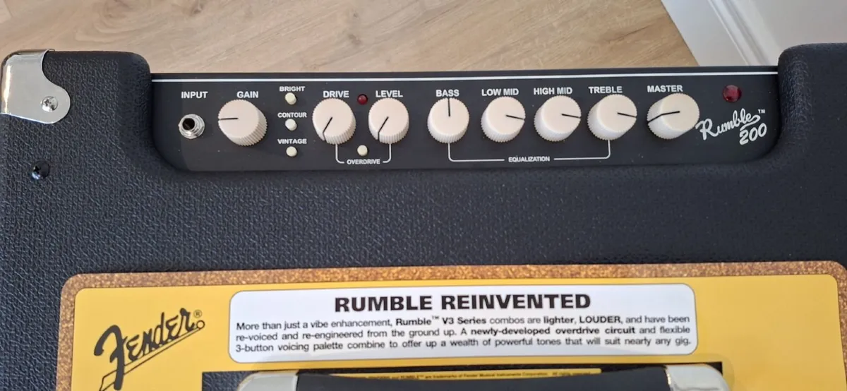 FENDER RUMBLE 200 W BASS COMBO AMPLIFIER- for sale - Image 3