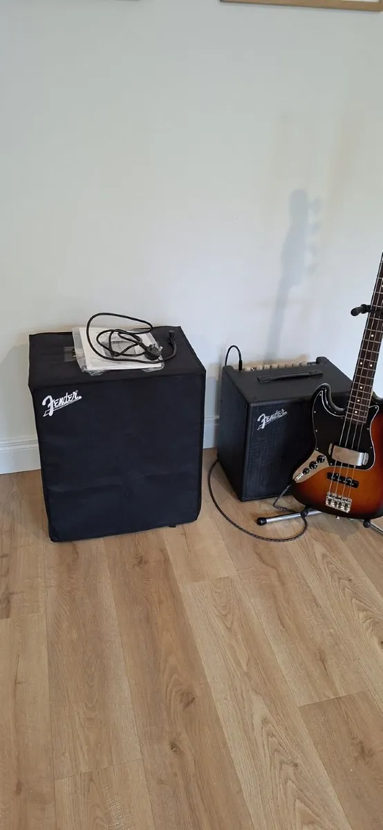 FENDER RUMBLE 200 W BASS COMBO AMPLIFIER- for sale - Image 4