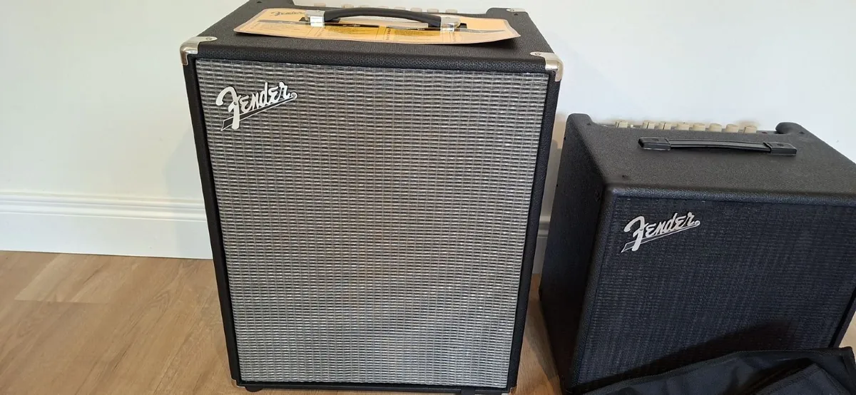 FENDER RUMBLE 200 W BASS COMBO AMPLIFIER- for sale - Image 1